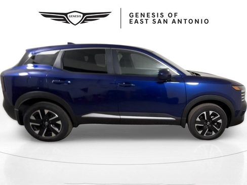 Used 2025 Nissan Kicks SV image 7