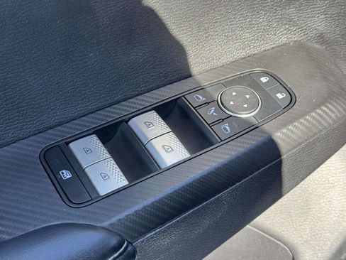 Used 2024 Mitsubishi Outlander SE Black Edition FWD image 15