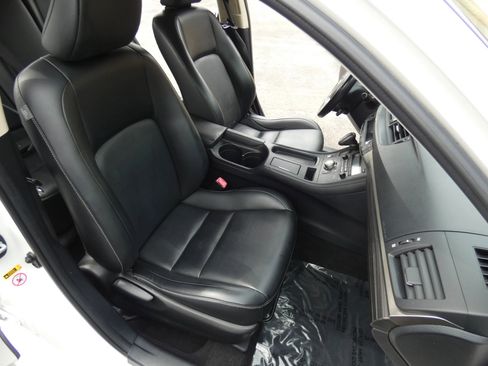 Used 2015 Lexus CT 200h image 32