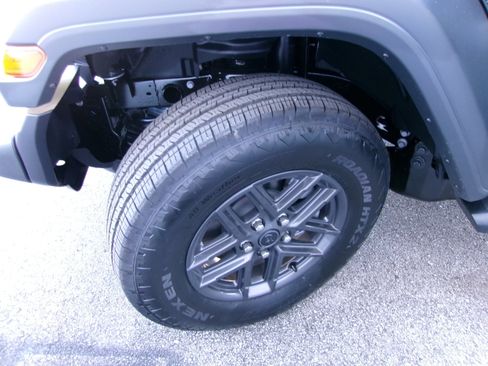 New 2026 Jeep Wrangler Sport AWD/4WD image 7