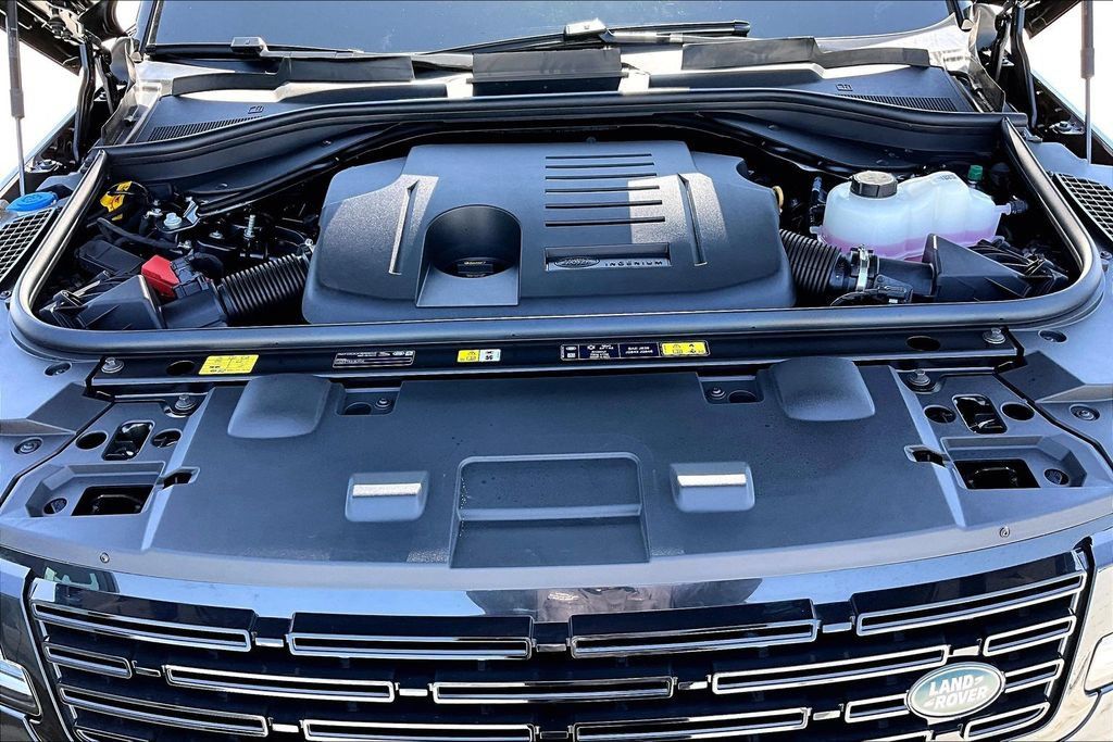 New 2026 Land Rover Range Rover Sport Dynamic SE AWD/4WD image 12