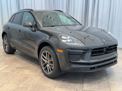 Used 2025 Porsche Macan image 7