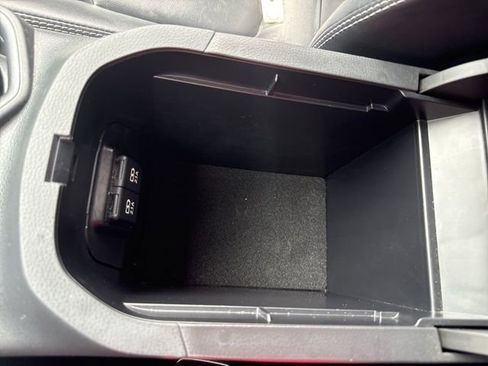 Used 2020 Toyota RAV4 XLE Premium image 21