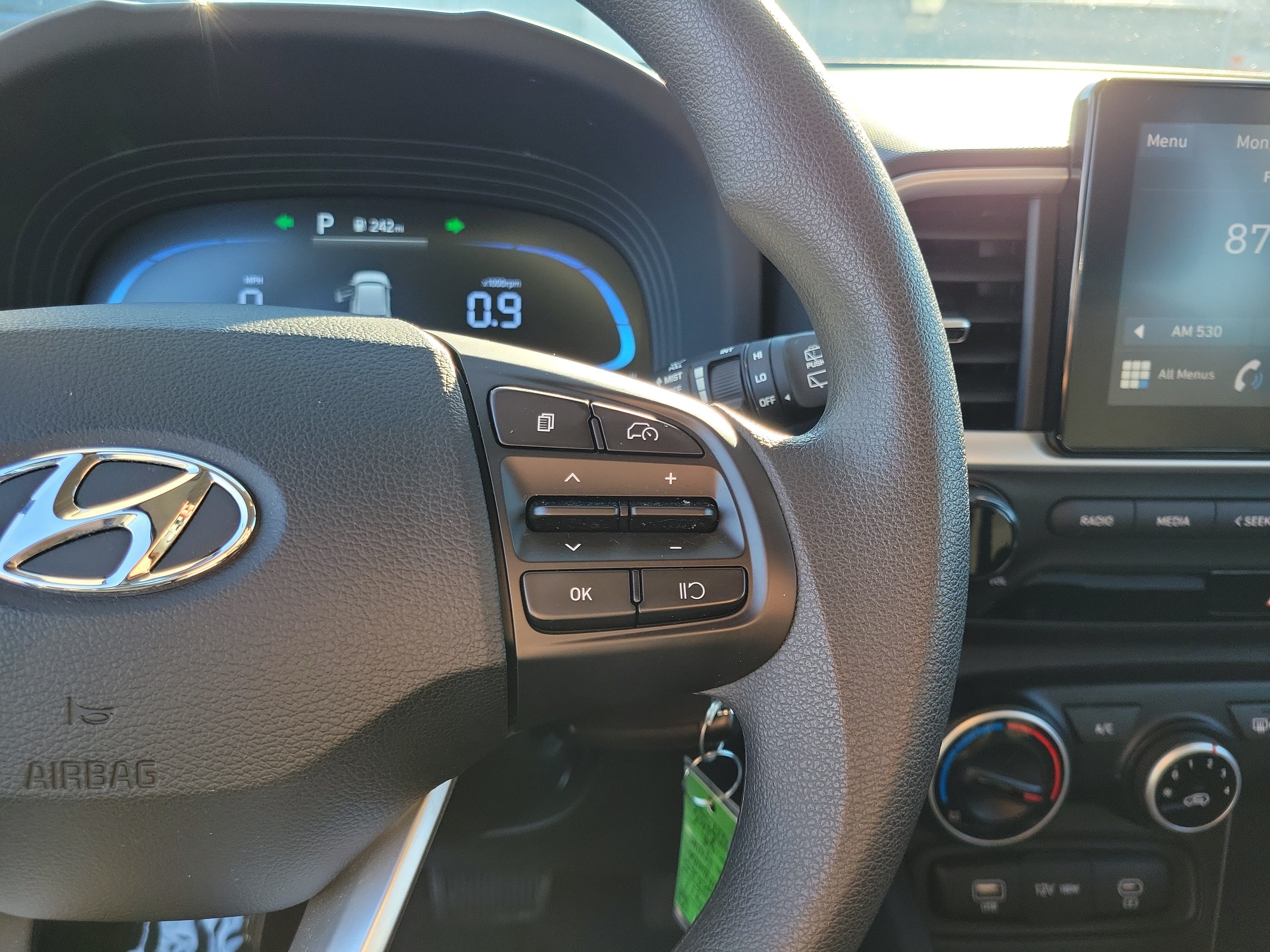 Used 2025 Hyundai Venue SE FWD image 23