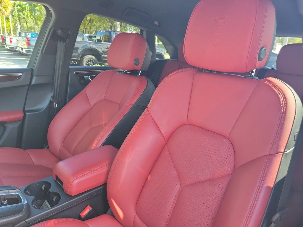 Used 2021 Porsche Macan AWD/4WD image 26