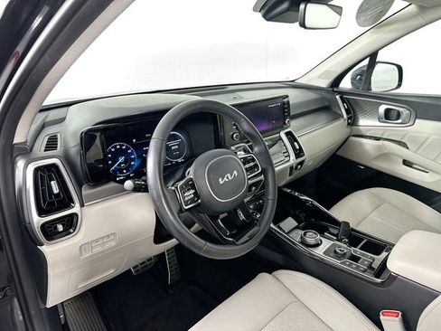 Used 2023 Kia Sorento SX Prestige w/ Panoramic Sunroof Package AWD/4WD image 23