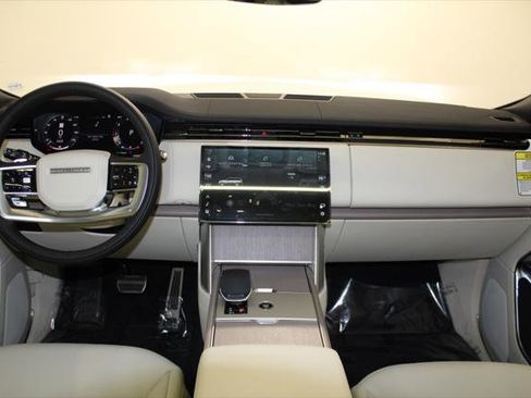New 2026 Land Rover Range Rover SE image 32