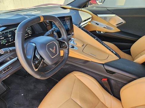 Used 2024 Chevrolet Corvette Stingray Preferred Cpe w/ Z51 Performance Package image 4