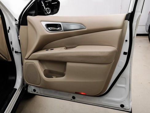 Used 2017 Nissan Pathfinder SL FWD image 54