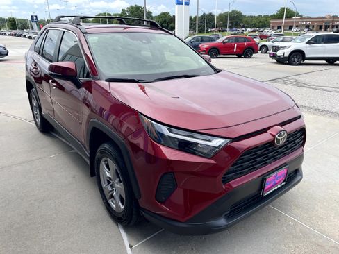 Used 2025 Toyota RAV4 XLE w/ Convenience Package AWD/4WD image 4
