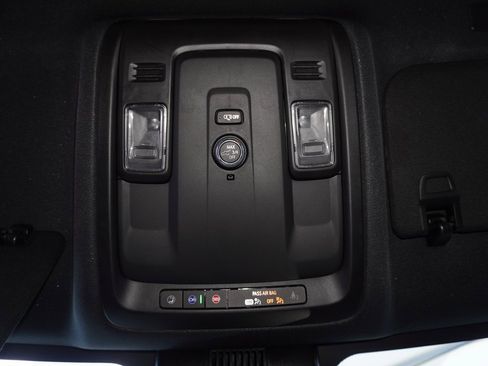 Used 2025 Chevrolet Suburban RST image 23