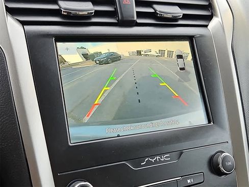 Used 2020 Ford Fusion SE image 19