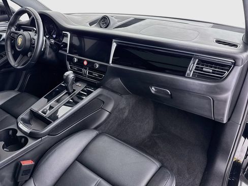 Certified 2023 Porsche Macan Turbo AWD/4WD image 30