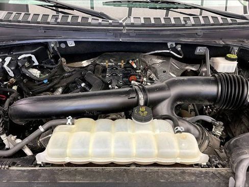 Used 2022 Ford Expedition Max Limited image 9