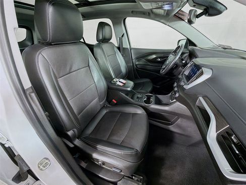 Used 2022 GMC Terrain SLT w/ Tech Package AWD/4WD image 26