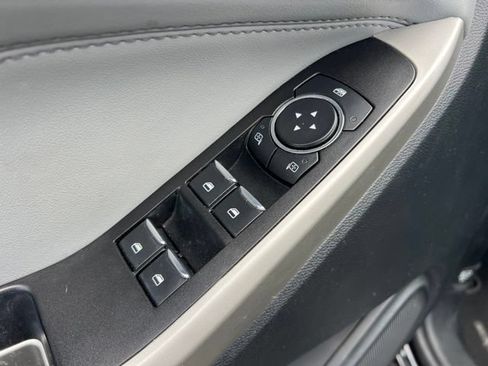 Used 2022 Ford Explorer XLT w/ Equipment Group 202A AWD/4WD image 27