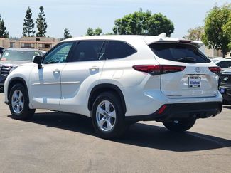 Used 2021 Toyota Highlander LE FWD video 2