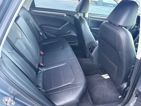 Used 2017 Volkswagen Passat 1.8T SE FWD image 18