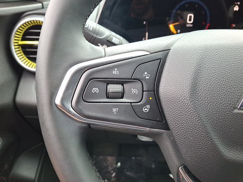 Used 2024 Chevrolet Trax LT w/ Driver Confidence Package FWD image 19