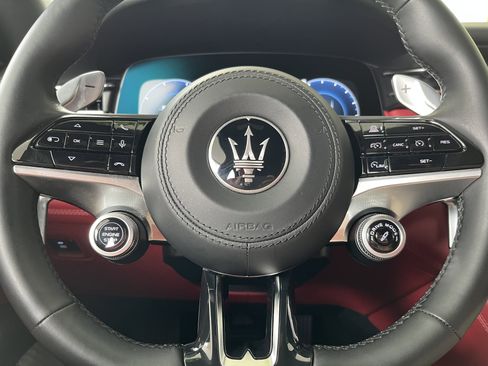 Used 2023 Maserati Grecale Modena AWD/4WD image 22