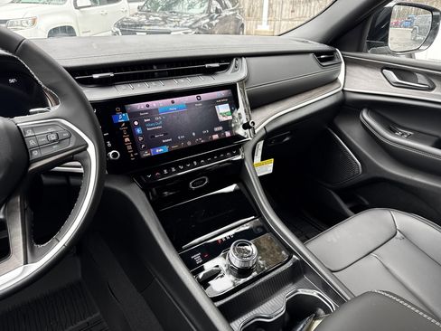 New 2026 Jeep Grand Cherokee Limited image 16