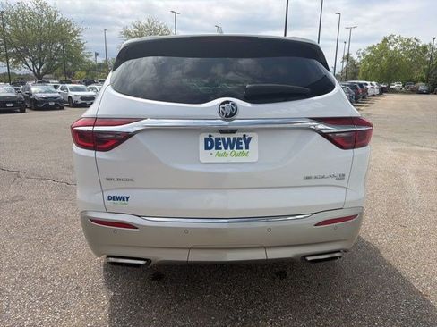 Used 2018 Buick Enclave Avenir w/ Avenir Technology Package AWD/4WD image 4