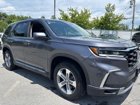 Used 2025 Honda Pilot EX-L image 4