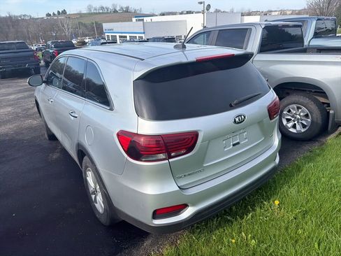 Used 2019 Kia Sorento LX image 5