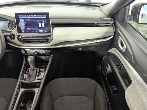 Used 2023 Jeep Compass Sport image 16