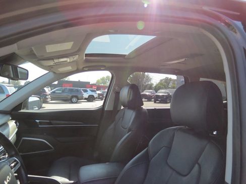 Used 2022 Kia Telluride EX w/ EX Premium Package image 21