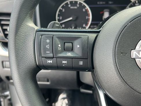 Used 2022 Nissan Rogue SV FWD image 23