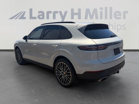 Used 2020 Porsche Cayenne AWD/4WD image 3