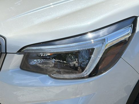 Certified 2021 Subaru Forester Premium AWD/4WD image 9