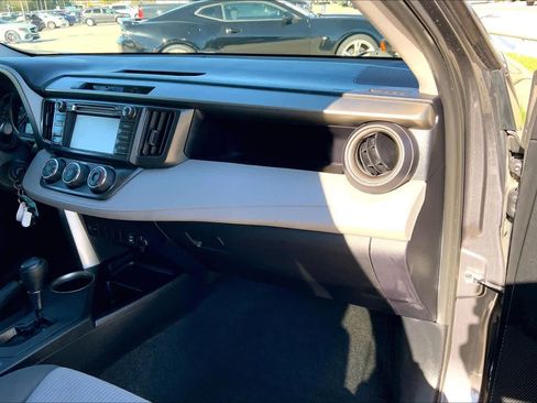 Used 2015 Toyota RAV4 LE image 14
