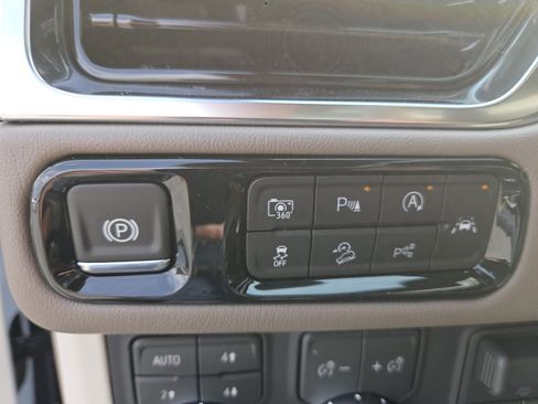 New 2026 GMC Yukon Denali image 16