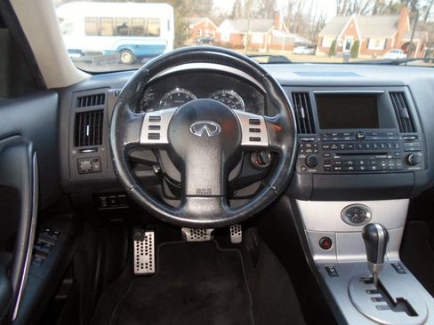 Used 2004 INFINITI FX45 AWD w/ Technology Pkg image 11