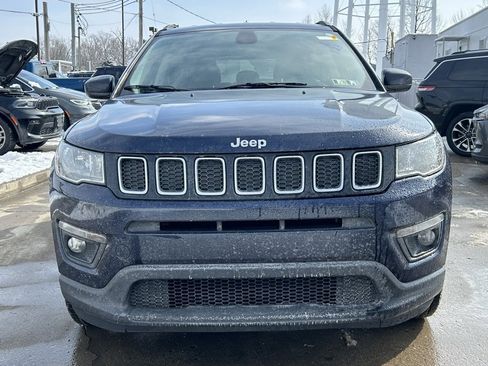 Used 2018 Jeep Compass Latitude image 3