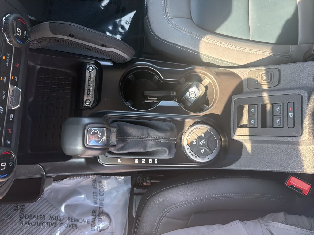 Used 2024 Ford Bronco Outer Banks AWD/4WD image 20