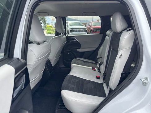 Used 2025 Mitsubishi Outlander SE AWD/4WD image 14