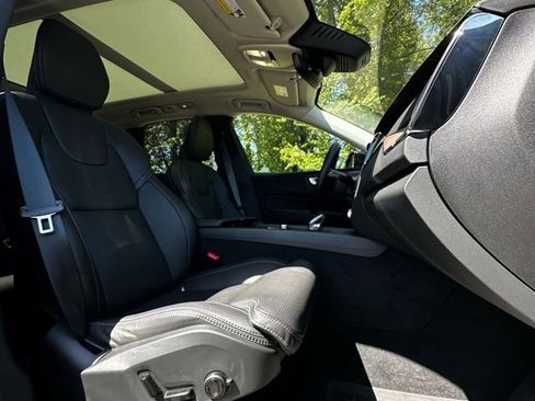 Used 2024 Volvo XC60 T8 Ultimate w/ Protection Package Premier AWD/4WD image 21