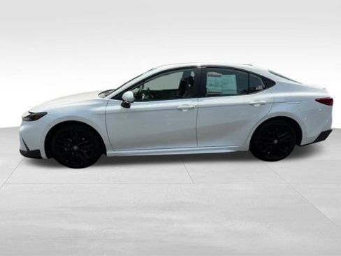 Used 2026 Toyota Camry SE w/ Convenience Package FWD image 12