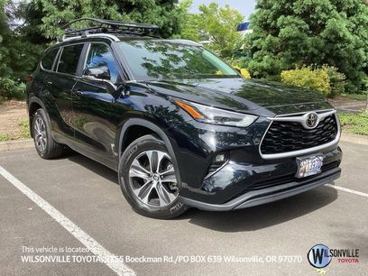 Used 2023 Toyota Highlander XLE
