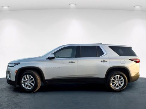 Used 2022 Chevrolet Traverse LS FWD image 14