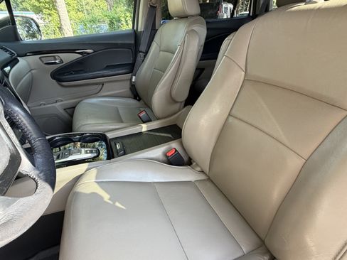 Used 2017 Honda Pilot Touring image 17