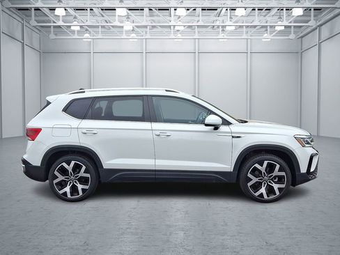 Certified 2023 Volkswagen Taos SEL AWD/4WD image 7