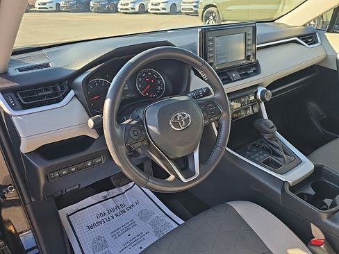 Used 2021 Toyota RAV4 XLE w/ Convenience Package image 15