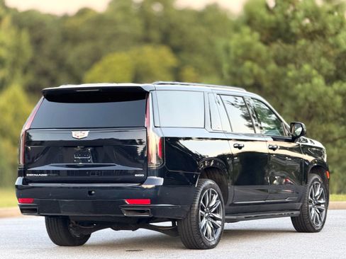Used 2023 Cadillac Escalade ESV Sport image 10