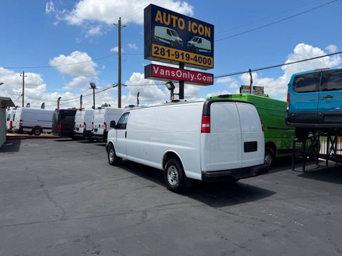 Used 2020 Chevrolet Express 3500 Extended w/ Driver Convenience Package RWD image 28