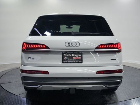 Used 2023 Audi Q7 2.0T Premium w/ Towing Package AWD/4WD image 7