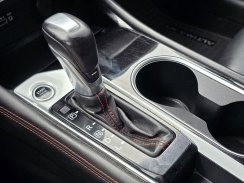 Used 2023 Nissan Altima 2.5 SR FWD image 14